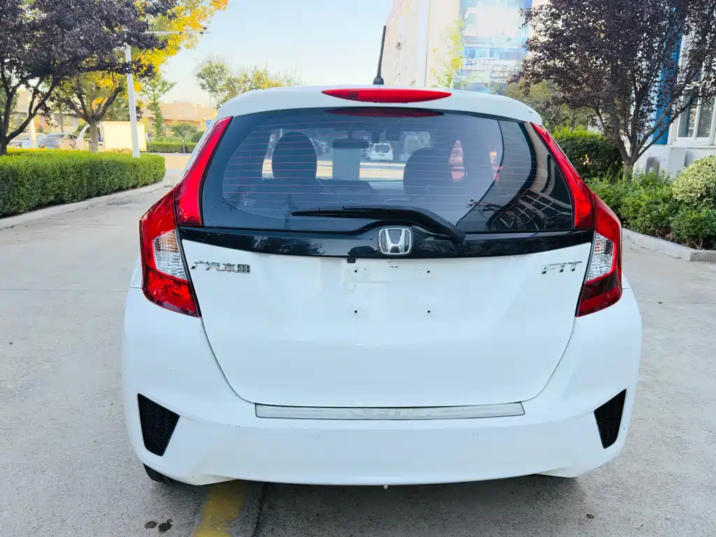 Honda Fit — миниатюра 8