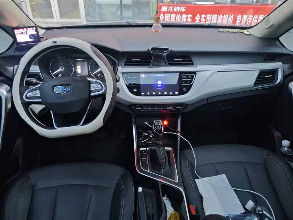 Geely Vision X3 — миниатюра 5