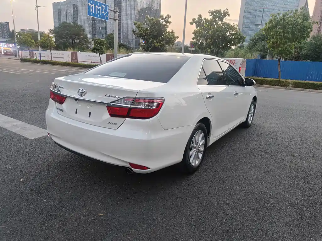 Toyota Camry — миниатюра 7