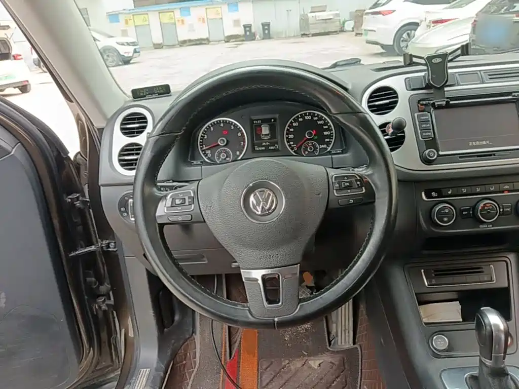 Volkswagen Tiguan — миниатюра 11