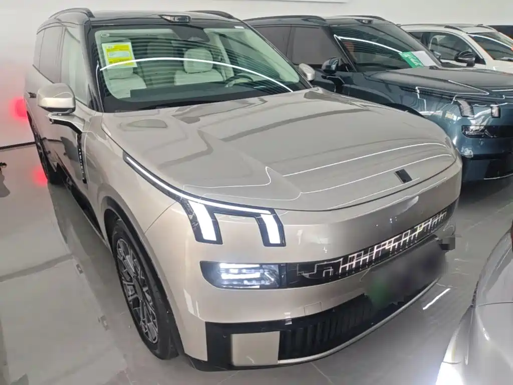 Lynk & Co 900 — миниатюра 4