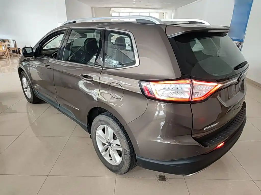 Ford Edge — миниатюра 5