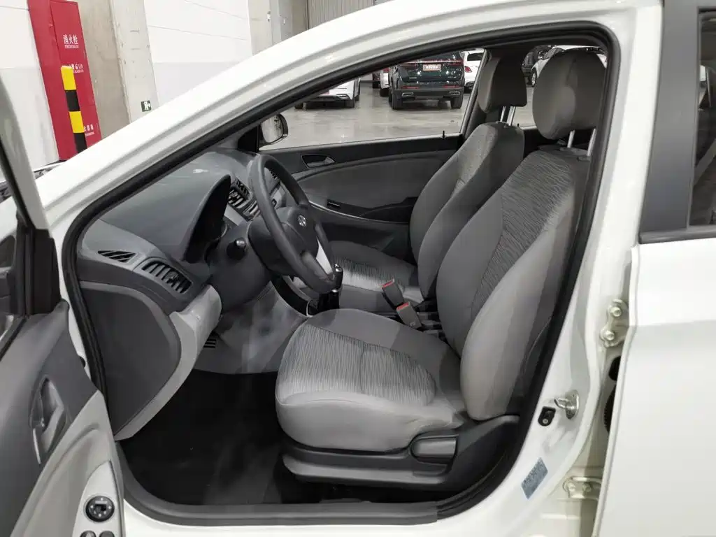 Hyundai Verna — миниатюра 10