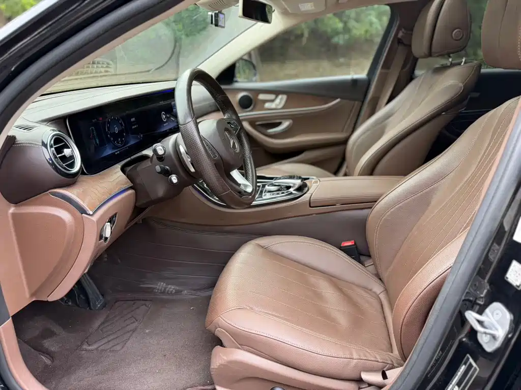 Mercedes-Benz E-Class — миниатюра 4