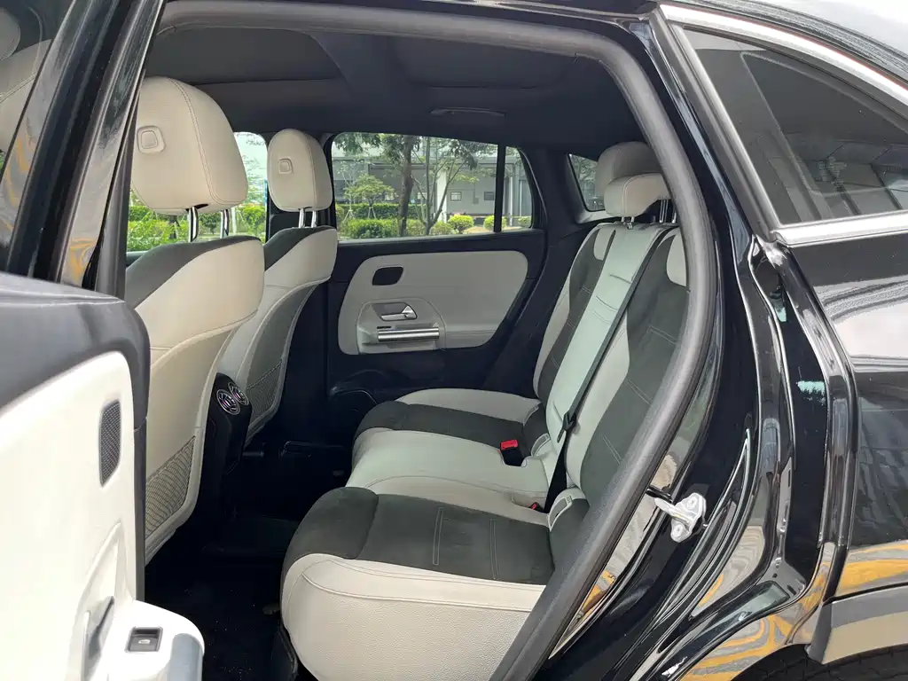 Mercedes-Benz EQA 2022 EQA 300 4MATIC