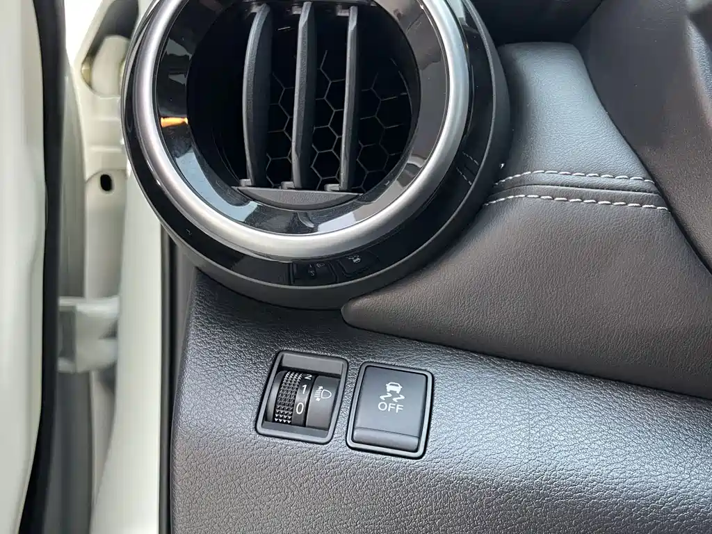 Nissan Kicks — миниатюра 16