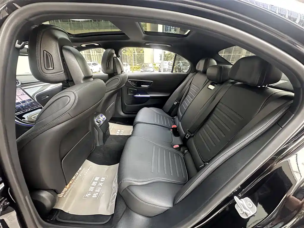 Mercedes-Benz C-Class — миниатюра 9