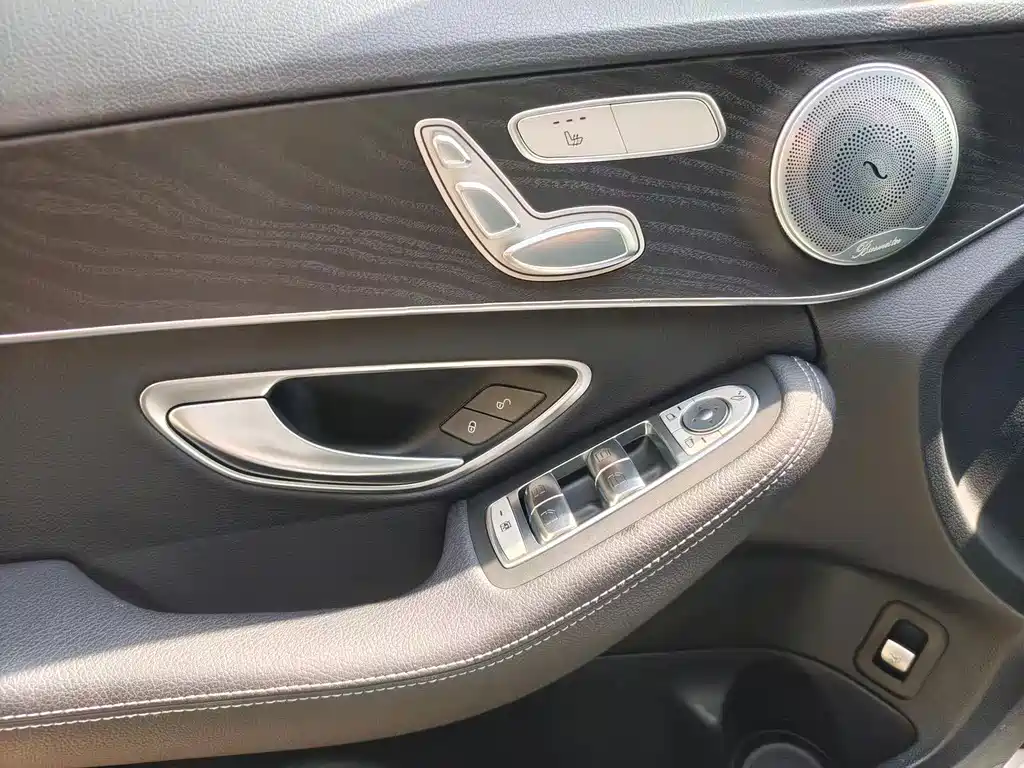 Mercedes-Benz C-Class (Import) — миниатюра 11