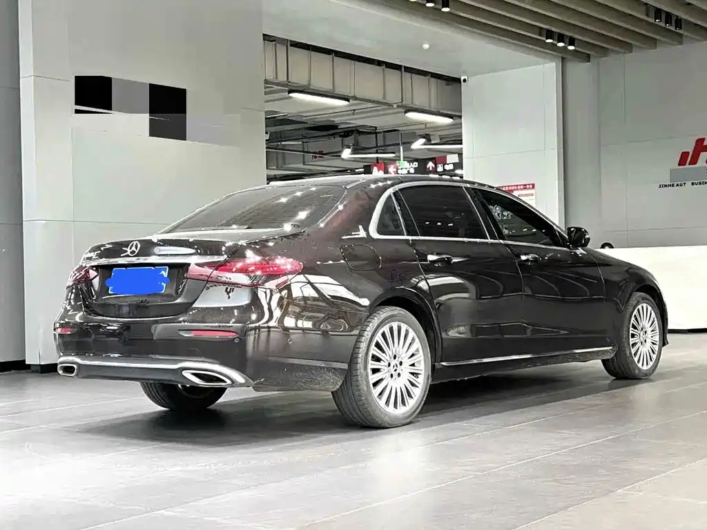 Mercedes-Benz E-Class — миниатюра 15