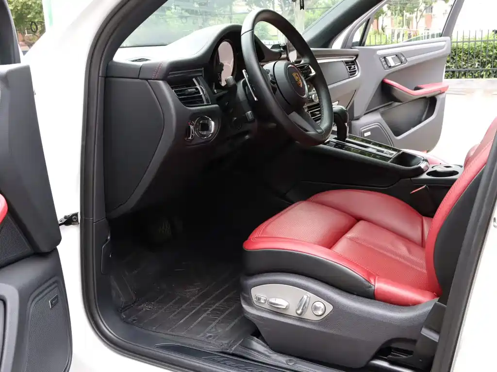 Porsche Macan — миниатюра 6