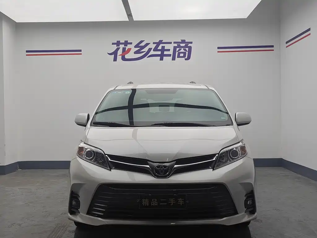 Toyota Sienna — миниатюра 3