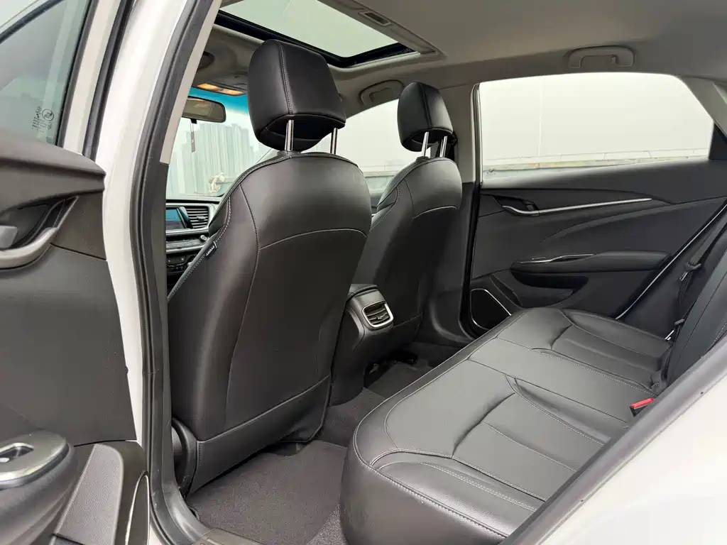Buick Excelle — миниатюра 8