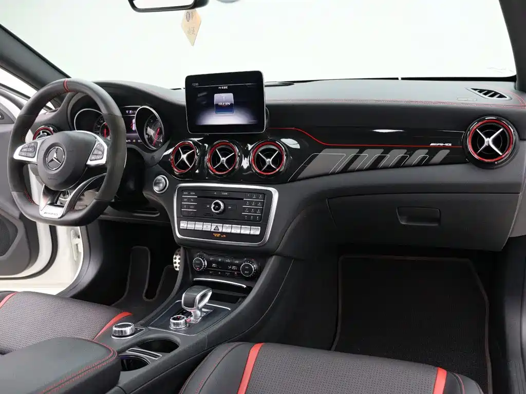 Mercedes-Benz GLA AMG — миниатюра 22