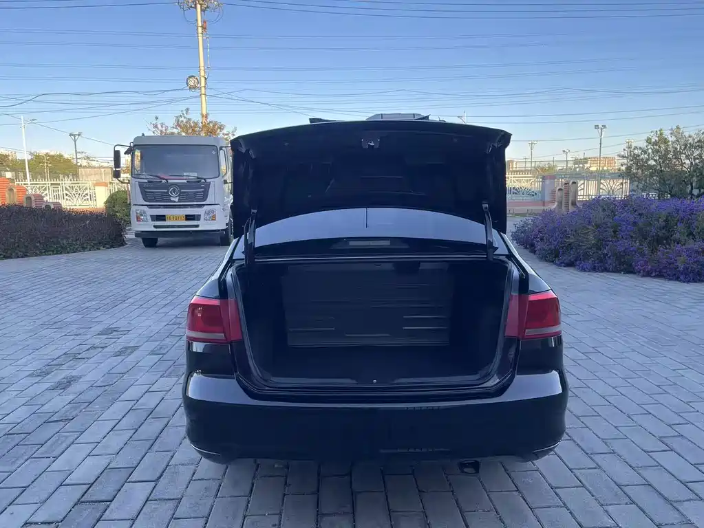 Volkswagen Santana — миниатюра 9
