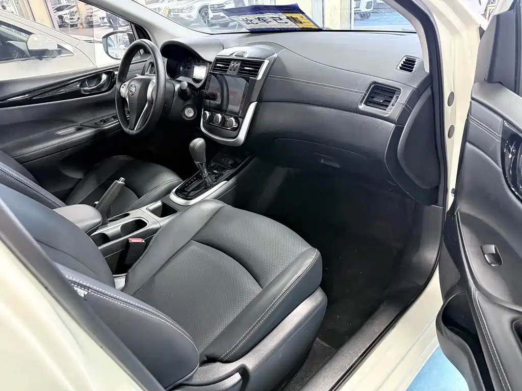 Nissan Tiida — миниатюра 20