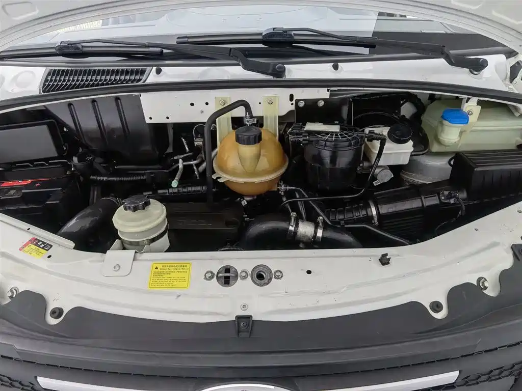Maxus V80 2021 2.0T MT 3 мест