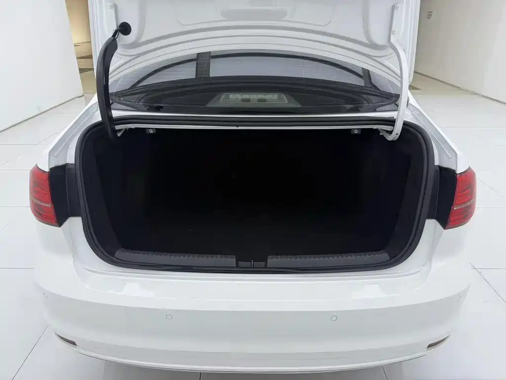 Volkswagen Sagitar — миниатюра 9