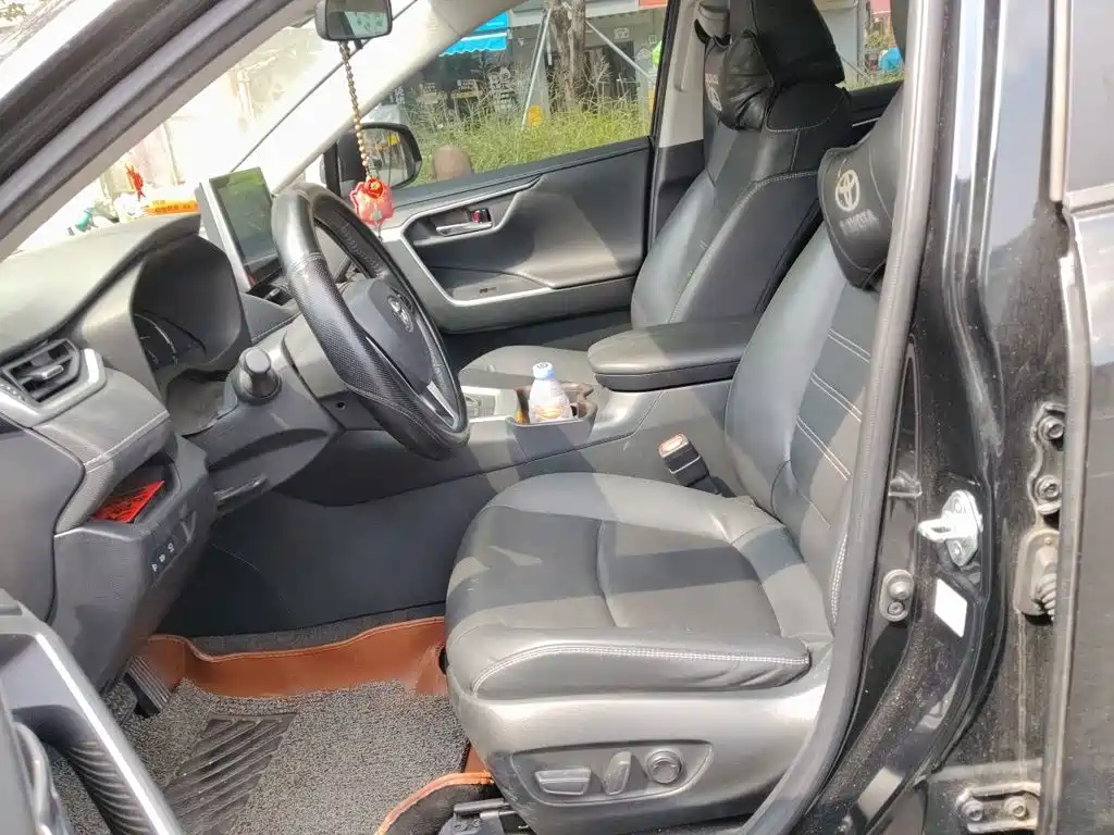 Toyota RAV4 — миниатюра 16