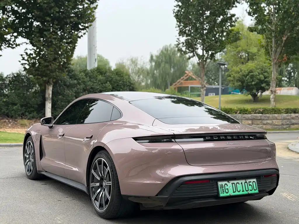 Porsche Taycan — миниатюра 10