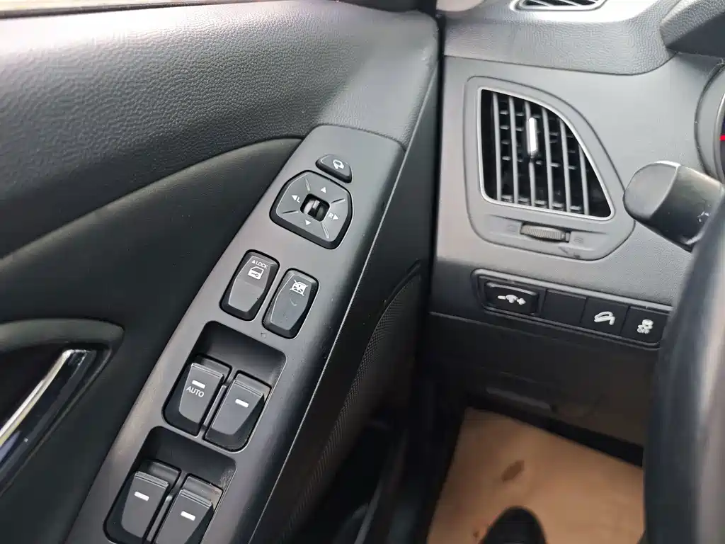 Hyundai ix35 — миниатюра 17