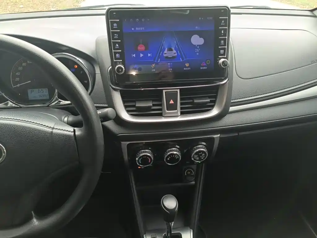 Toyota Yaris L — миниатюра 13