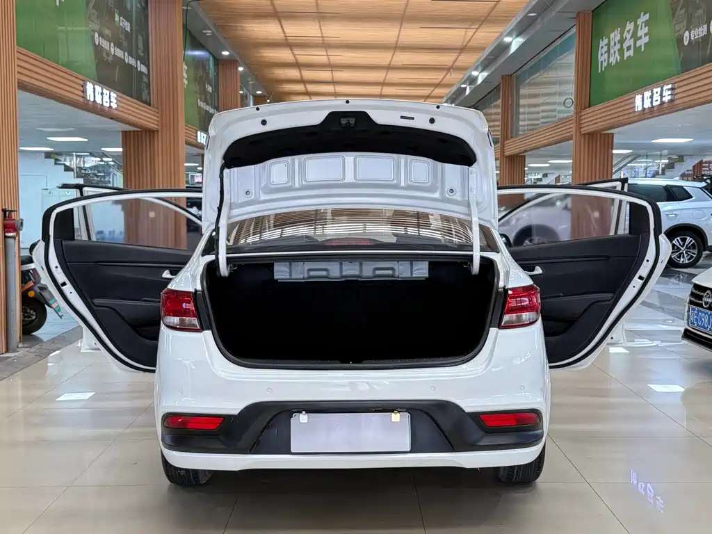 Kia K2 — миниатюра 20