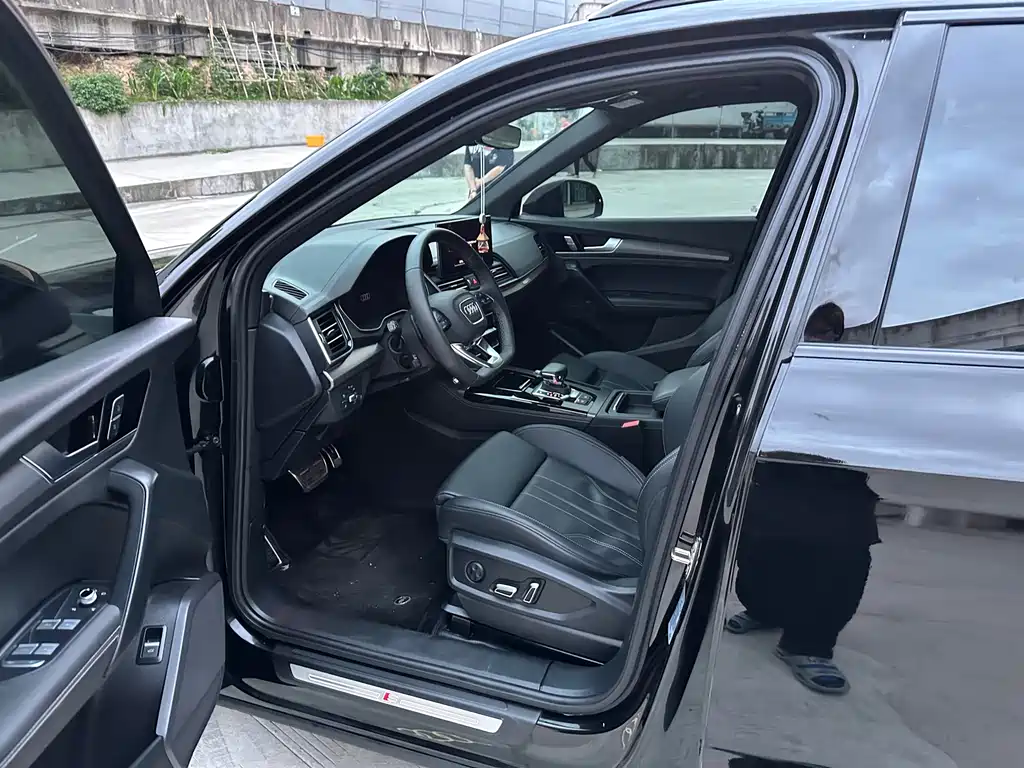 Audi Q5L 2025 45 40 TFSI Luxury