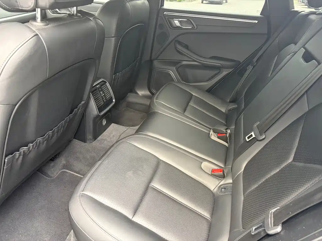 Porsche Macan — миниатюра 8