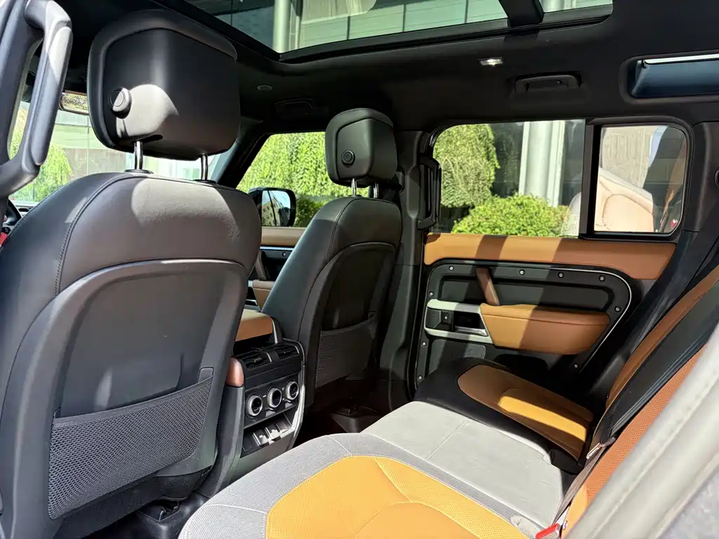 Land Rover Defender — миниатюра 20