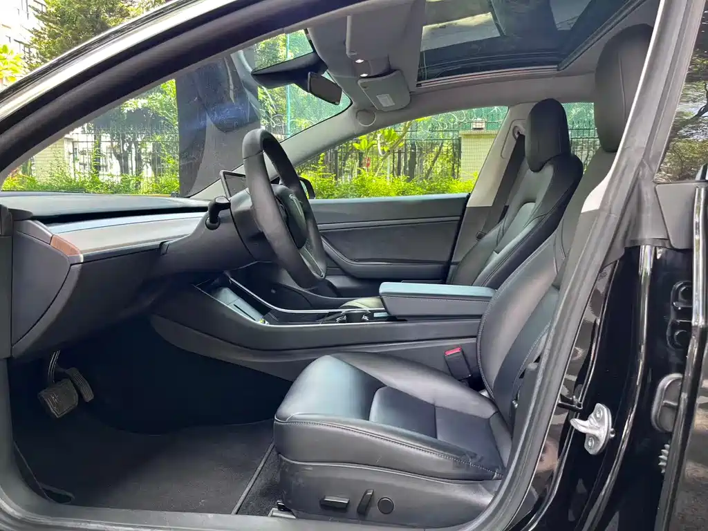 Tesla Model 3 — фотографии объявления, Фото 4