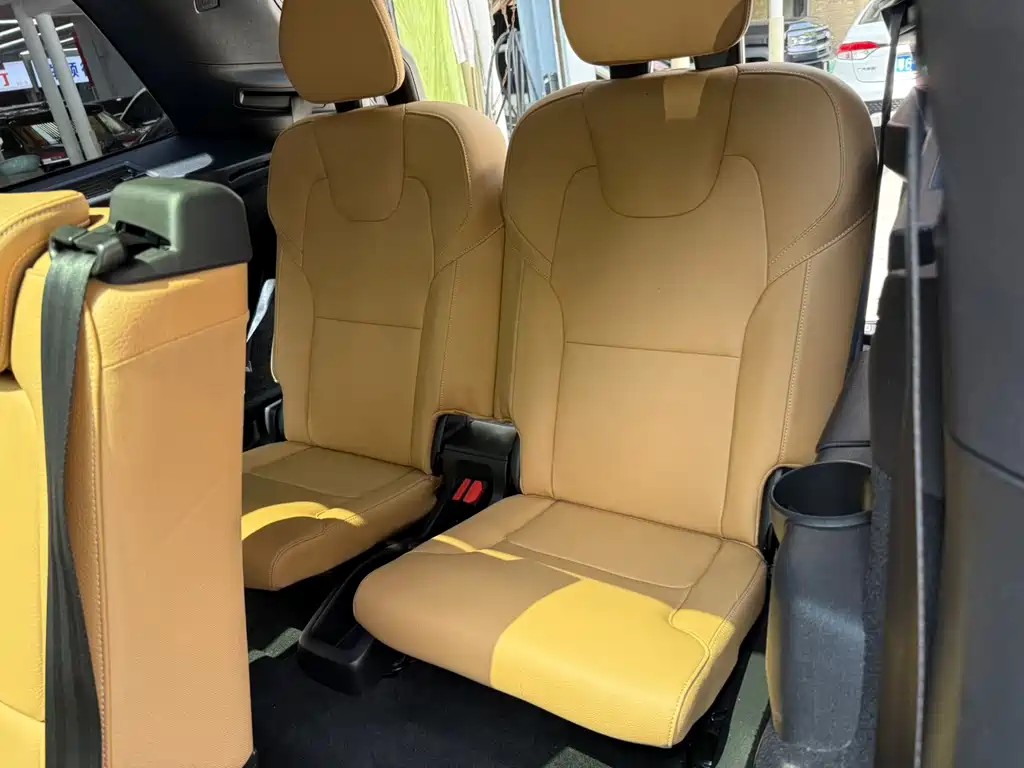 Volvo XC90 — миниатюра 20