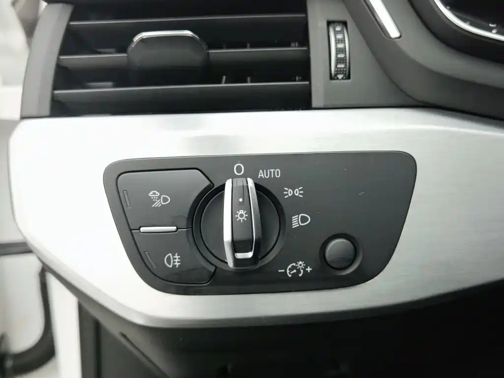 Audi A4L — миниатюра 21