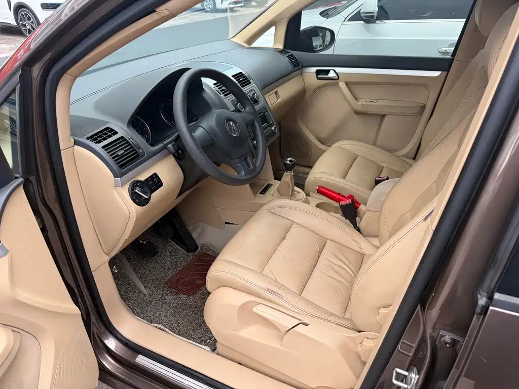 Volkswagen Touran — миниатюра 6