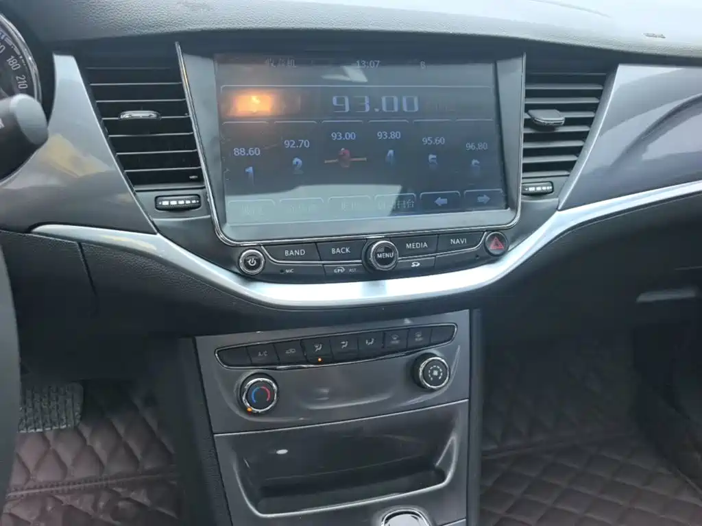 Buick Verano — миниатюра 13