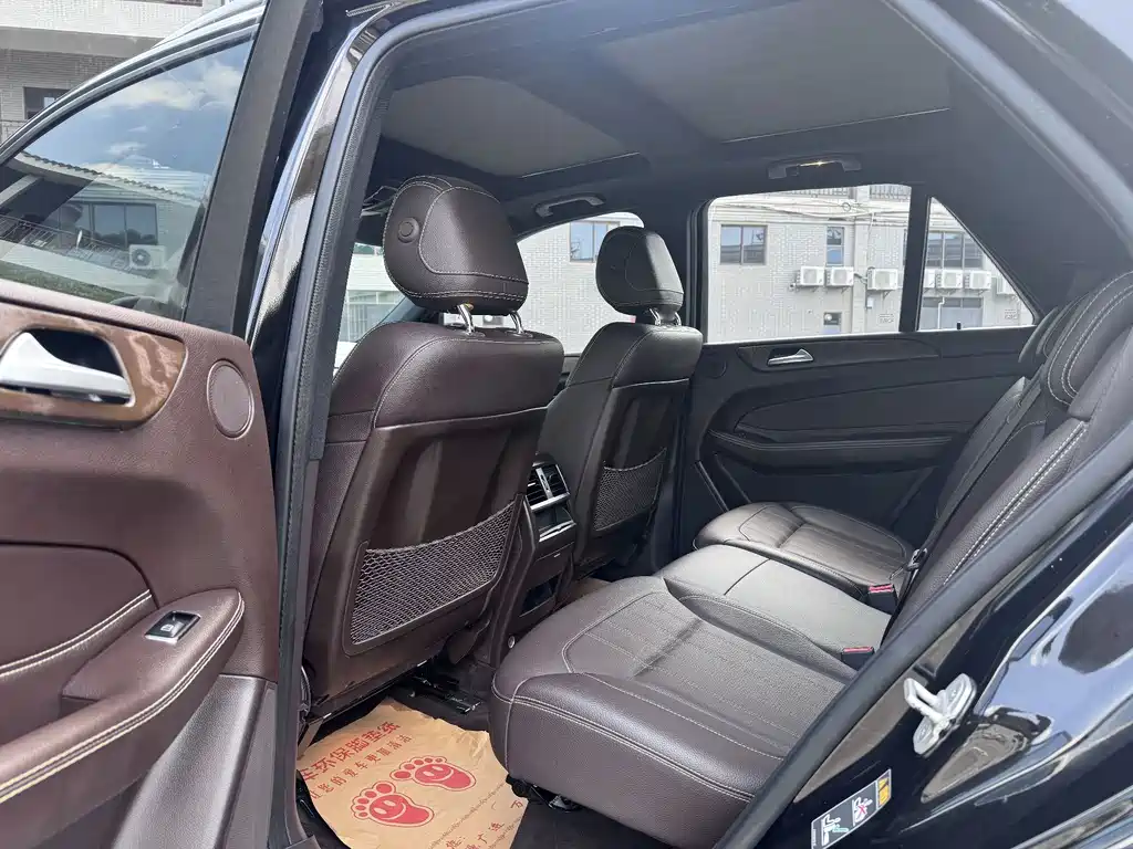 Mercedes-Benz GLE (Import) — миниатюра 10