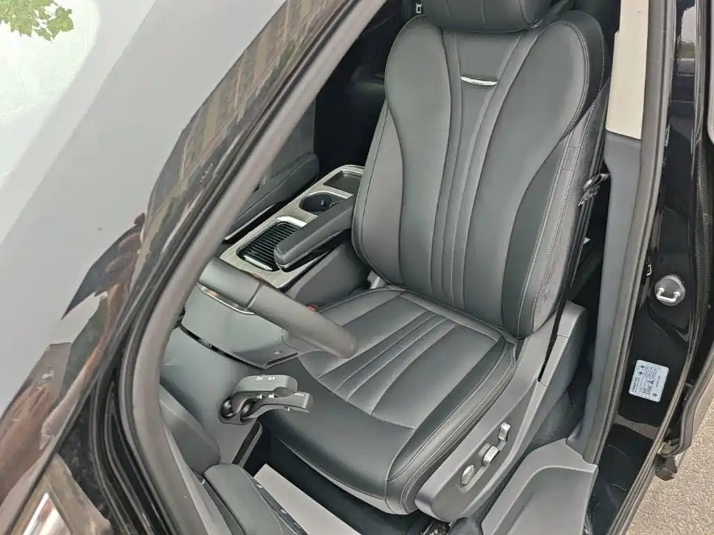 Hongqi Hongqi HQ9 PHEV — миниатюра 15
