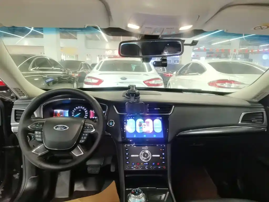 Ford Taurus — миниатюра 10