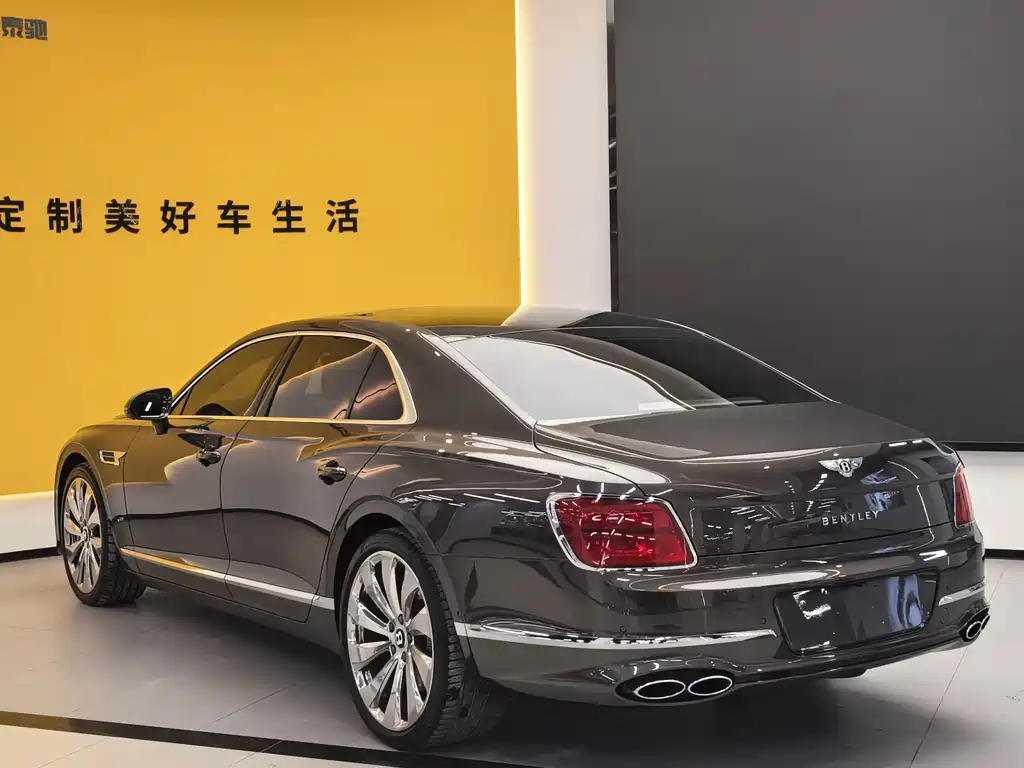 Bentley Flying Spur — миниатюра 6