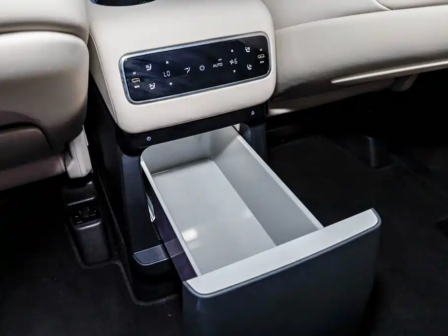 Li Auto Li MEGA — миниатюра 26
