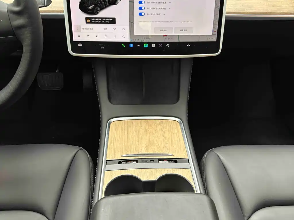 Tesla Model 3 — миниатюра 7