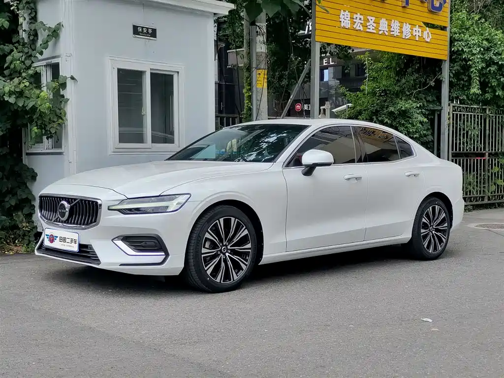 Volvo S60 2022