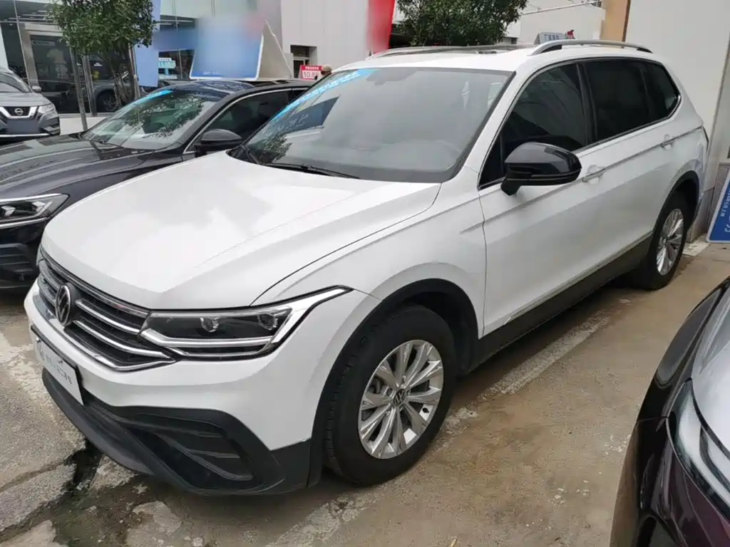 Volkswagen Tiguan L — миниатюра 2