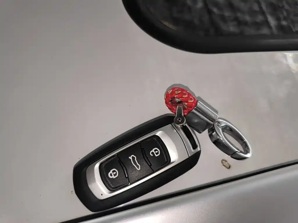 Geely Vision X3 — миниатюра 9