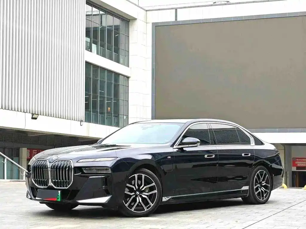 BMW i7 — миниатюра 3