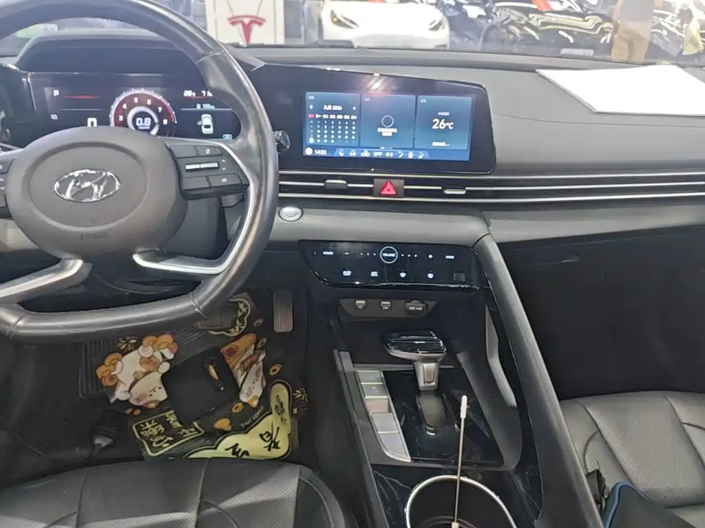 Hyundai Elantra — миниатюра 13