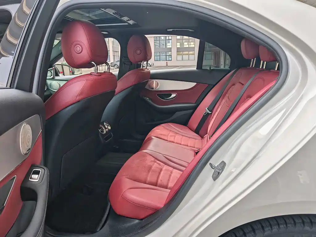 Mercedes-Benz C-Class — миниатюра 10