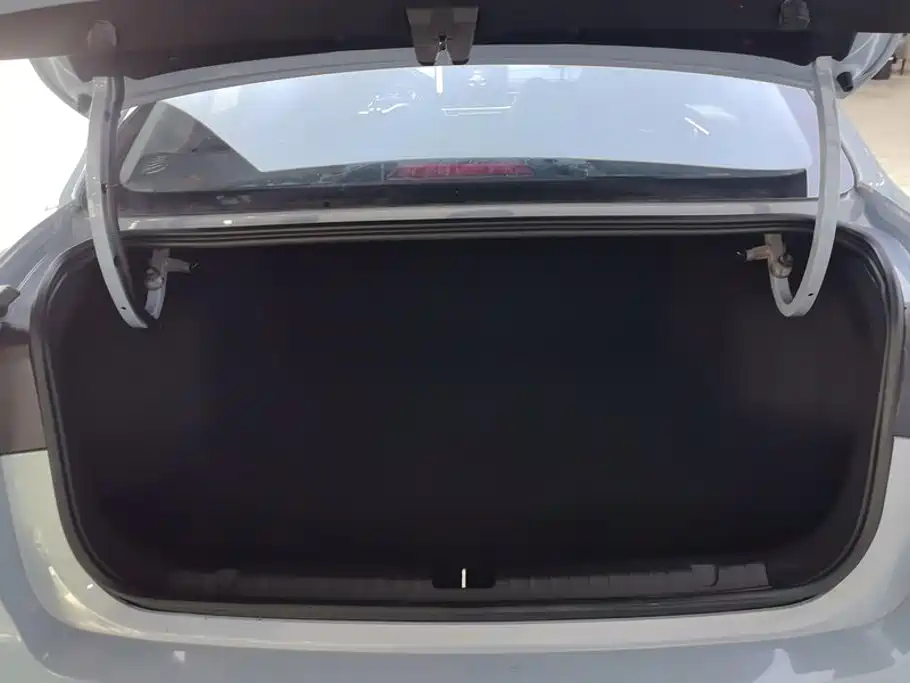 Geely Emgrand — миниатюра 4