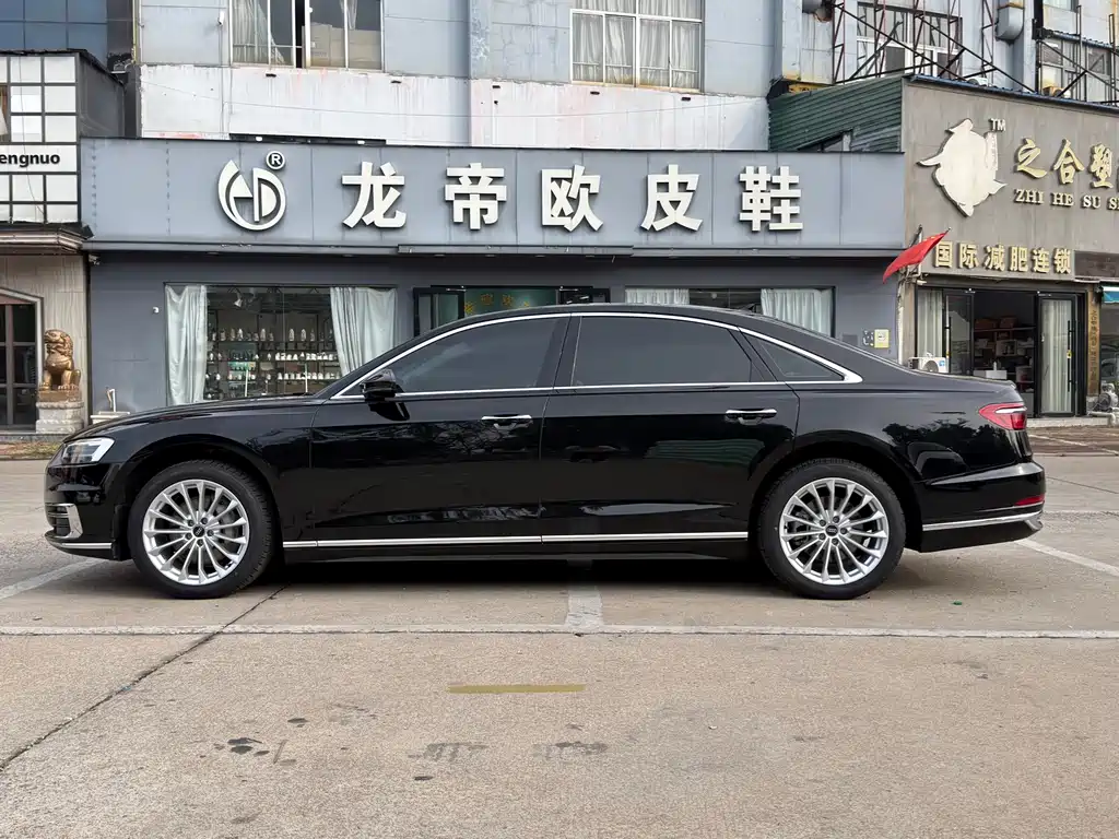 Audi A8 — миниатюра 3