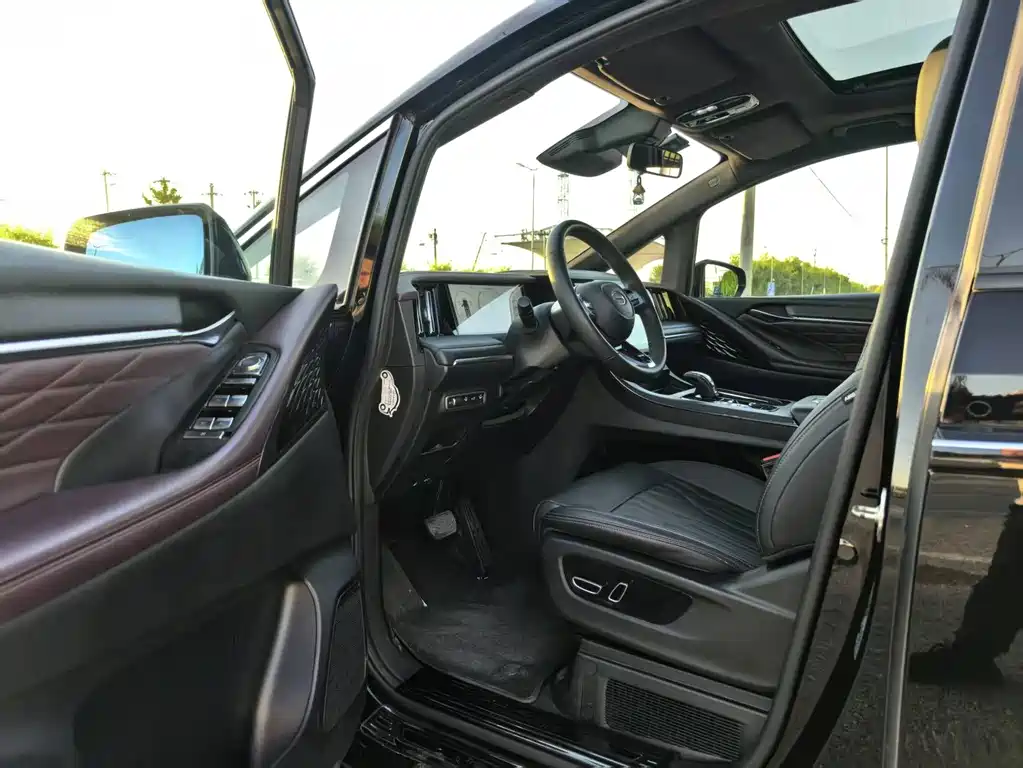 GAC Motor Trumpchi M8 — миниатюра 7