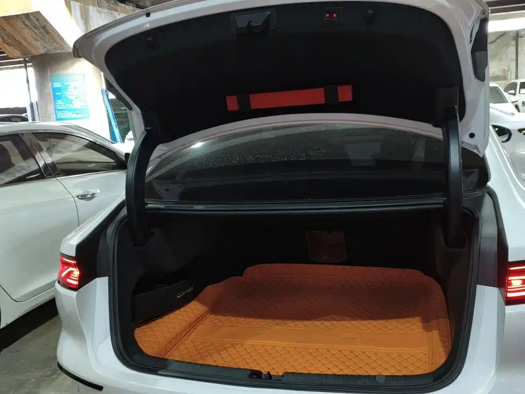 BYD Han — миниатюра 19